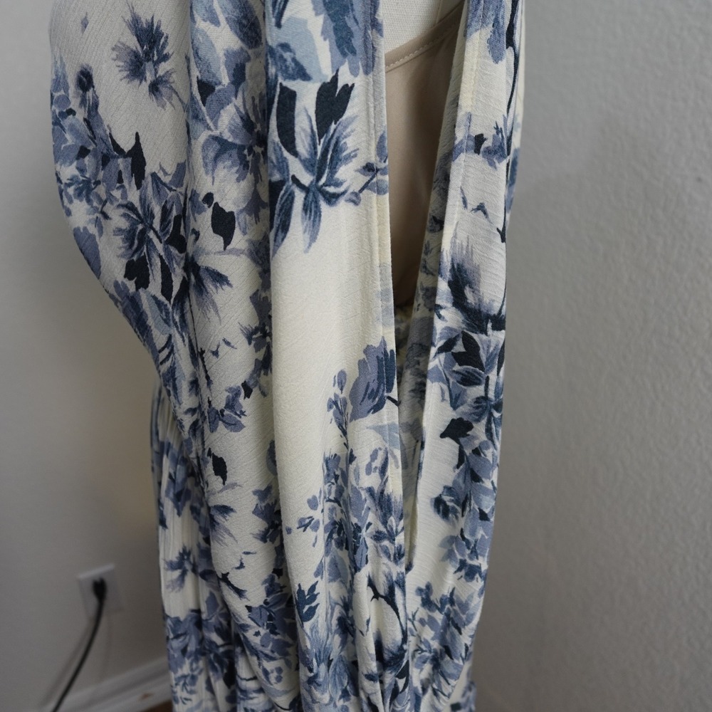 Lovestitch Floral Mini Dress M Blue White Cottagecore Smocked Peasant Slv Boho - Picture 13 of 16